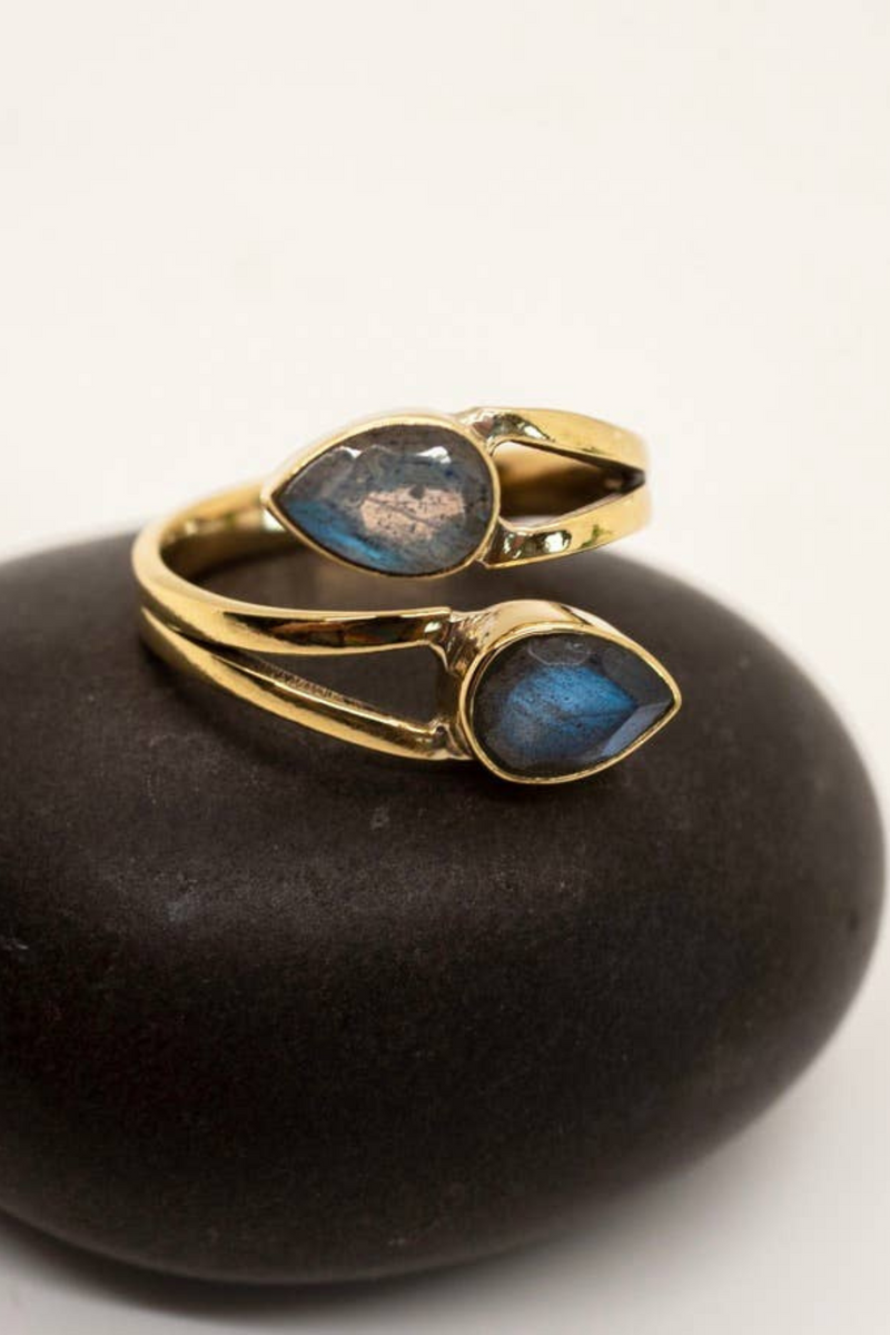 Baizaar-Brass-Labradorite-Wrap-Ring