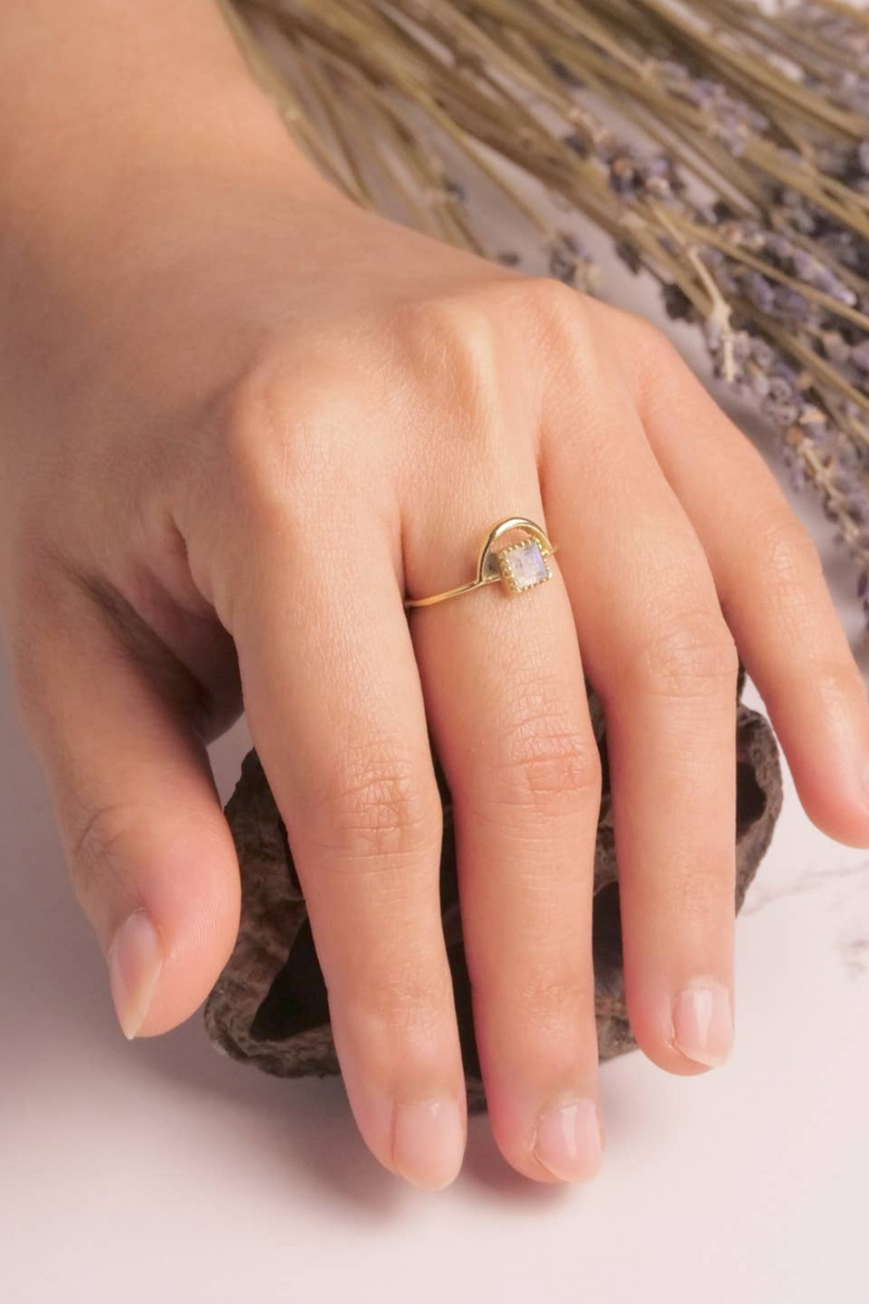 Baizaar-Brass-Moonstone-Loop-Ring