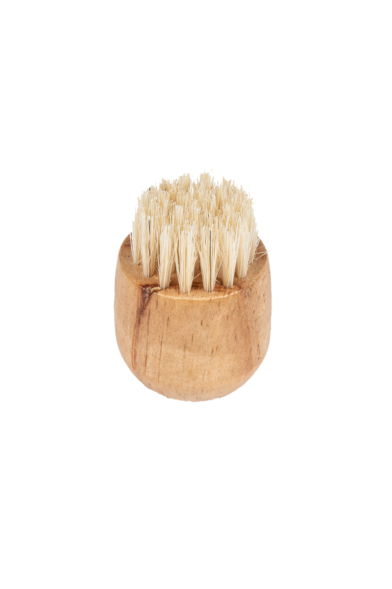 Baudelaire-Cedar-Handheld-Complexion-Brush