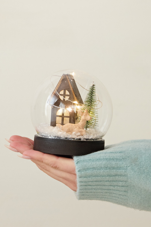 Cabin Scene Glass Snow Globe