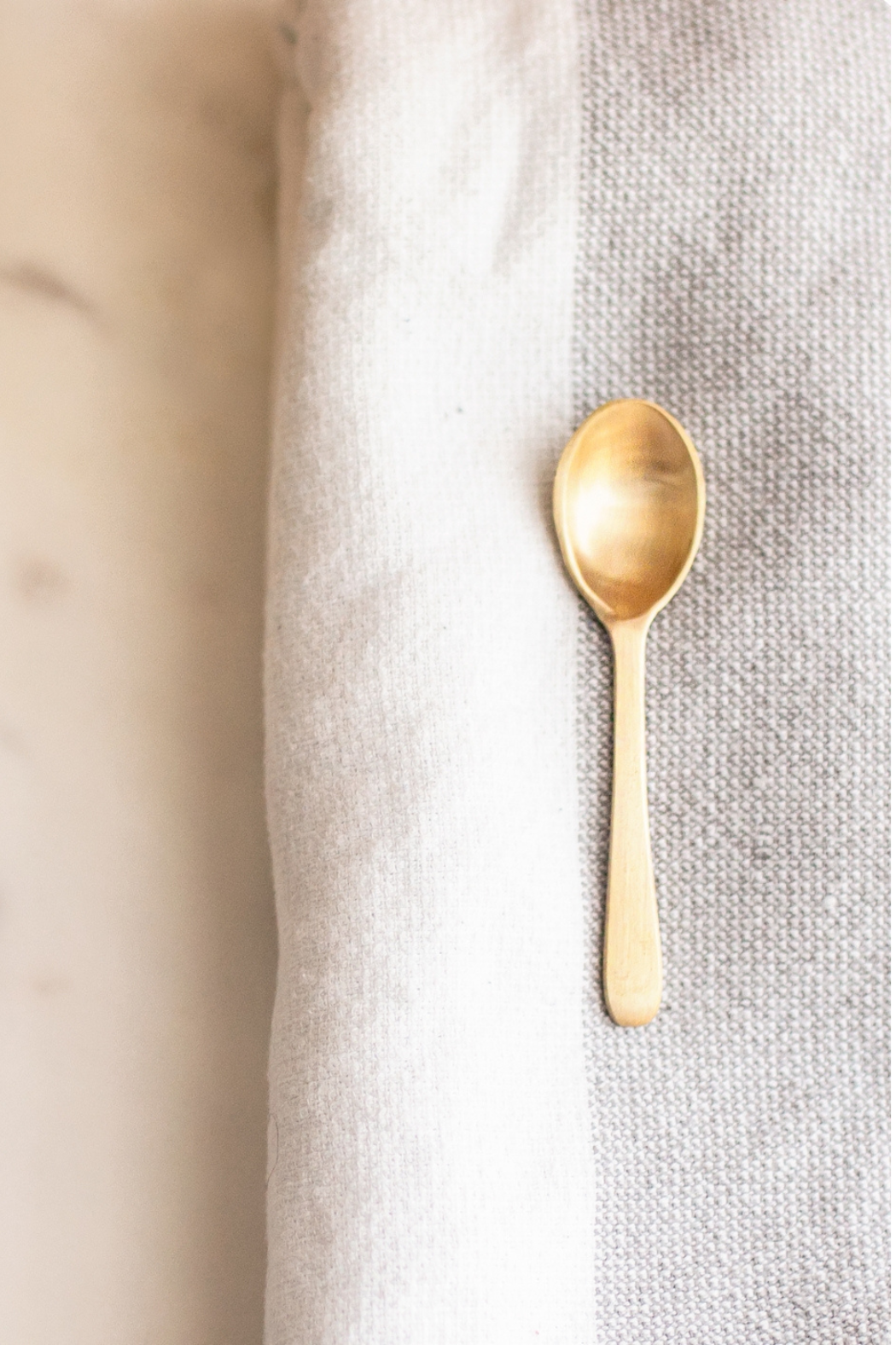 https://ecovibestyle.com/cdn/shop/files/Roots-Spice-Small-Brass-Spoon_3_2400x.png?v=1700688986