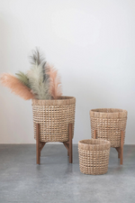 Creative Co-op Hand-Woven Seagrass Basket w/ Stand