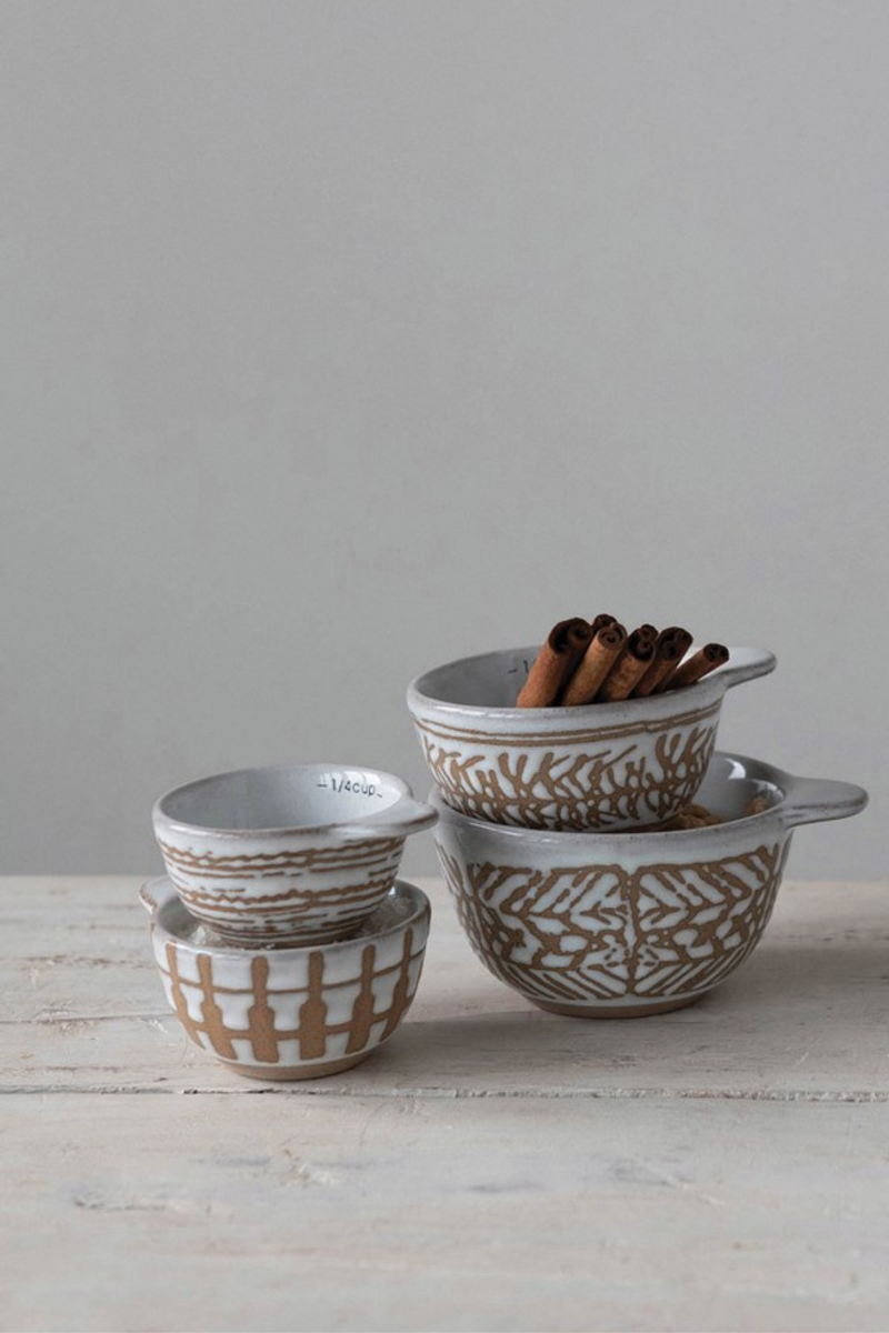 Stylish and Functional Stoneware Measuring Cup Set - A Kitchen