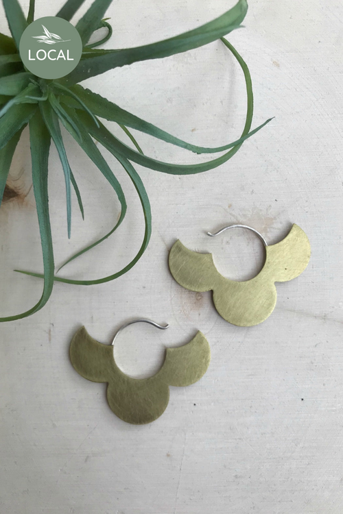 Flor Brass Disc Earrings