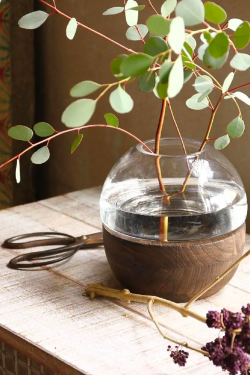 Time-Concept-Metropolitan-Flower-Vase-Dome